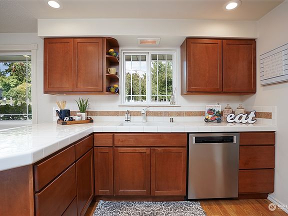 4th image of 11107 Hallstrom Drive NW