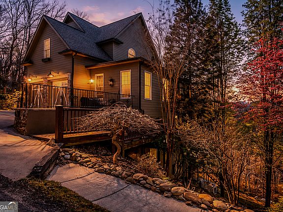 2nd image of 181 Valley View Vis