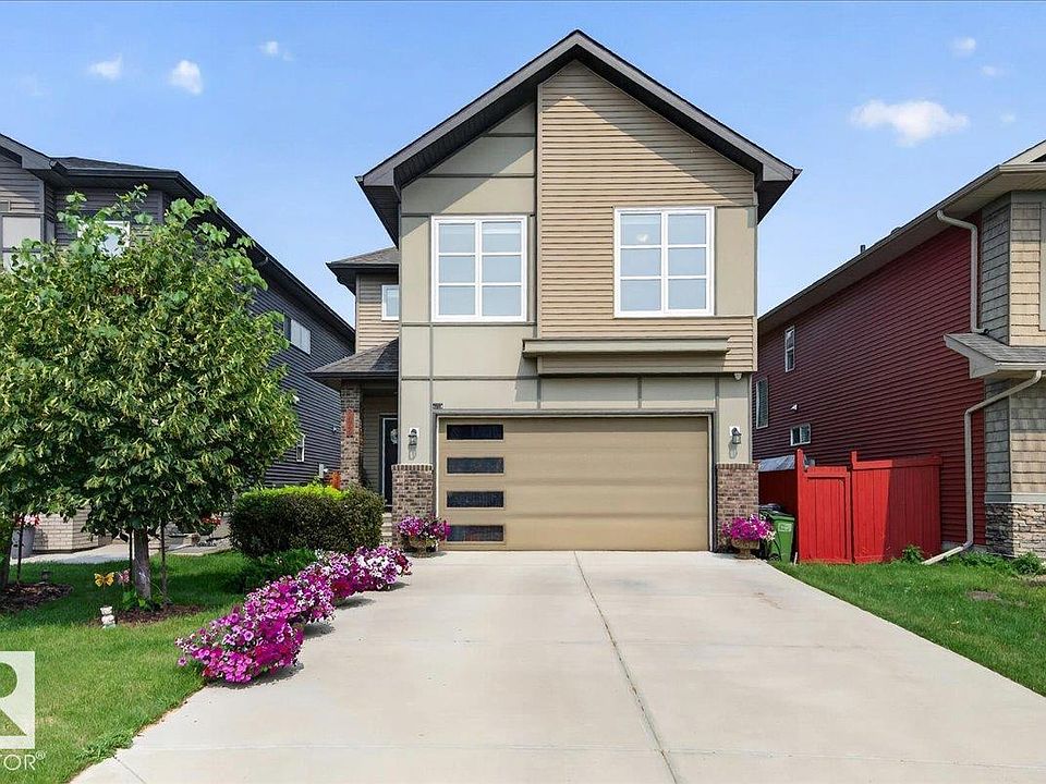 1st image of 2709 Collins Cres SW