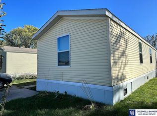 727 W Jacaranda Ct, Lincoln, NE 68521