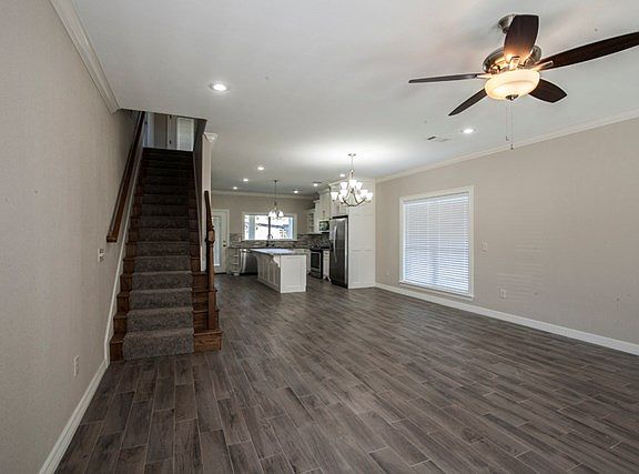 3rd image of 710 Wood St