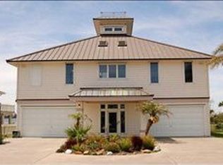 10012 Cloud Ln, Galveston, TX 77554
