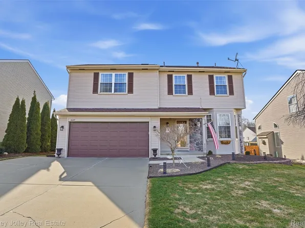 1627 Newgate Ln, Howell, MI 48843