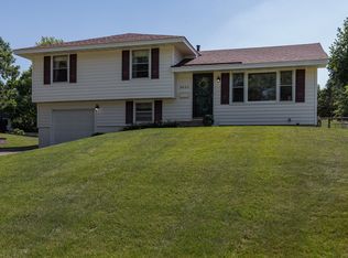 8622 Poplar Bridge Curv, Bloomington, MN 55437