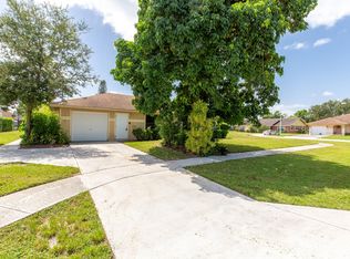 815 Peppertree Ct, Wellington, FL 33414