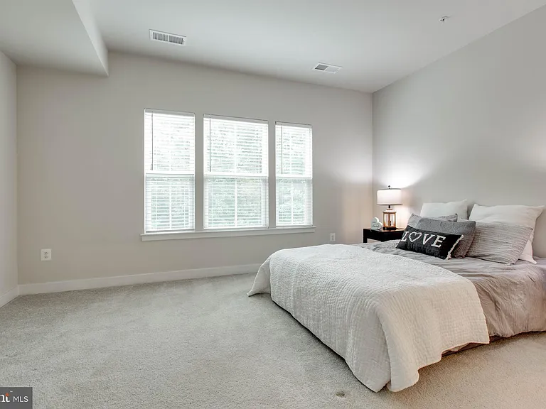 7523 Bharat Way — Photo 19