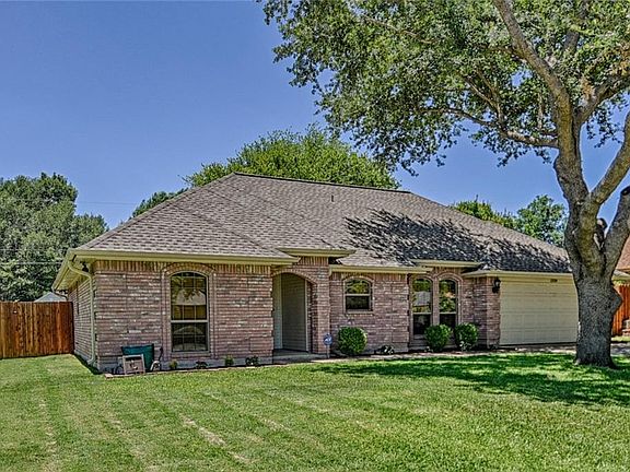 2nd image of 1328 Lampasas Dr