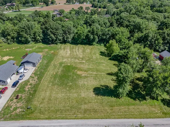 3918 Alliance Dr, Bethalto, IL 62010