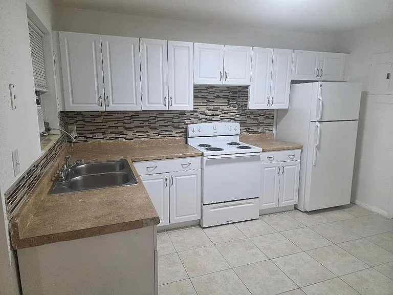 3800 SW 2nd Ct #1-6 — Photo 6