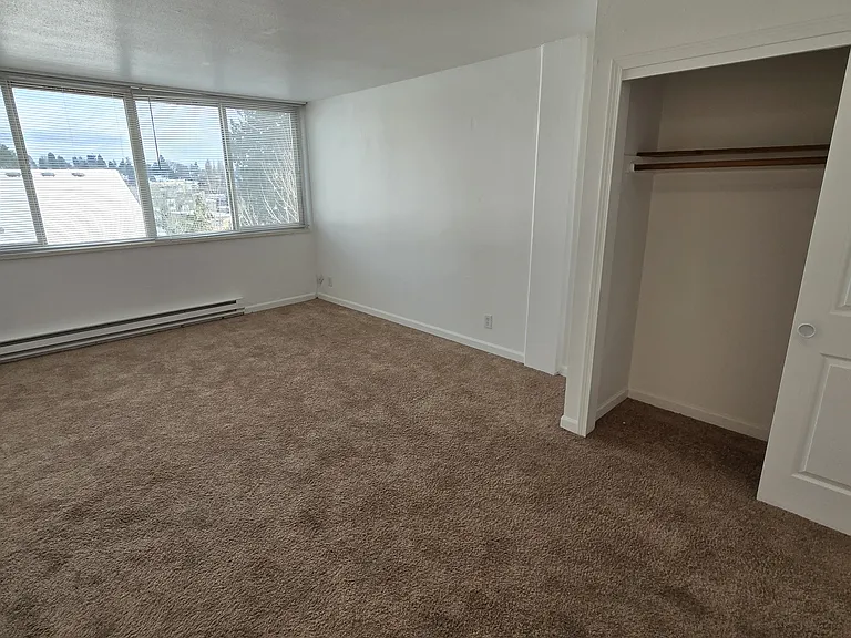 University View Apartments — Photo 54