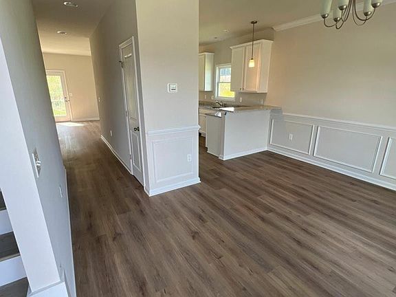 4th image of 840 Holland Loop
