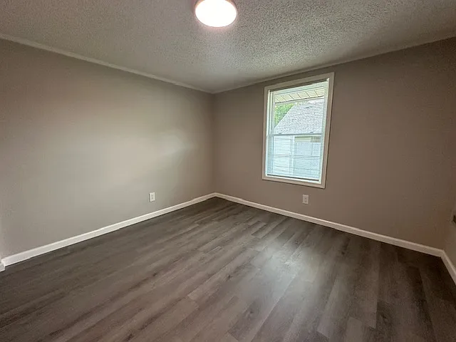 Red Deer Apartments — Photo 5