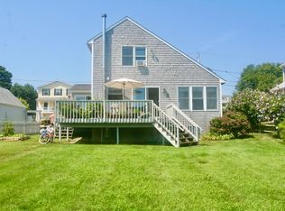 15 Anawan Ave, Narragansett, RI 02882