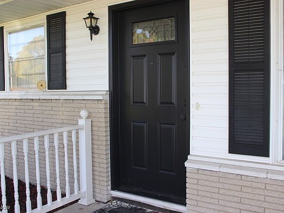 2nd image of 1138 Lancaster St