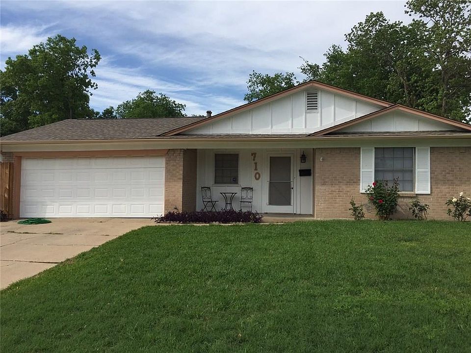 1st image of 710 Pinehurst Dr