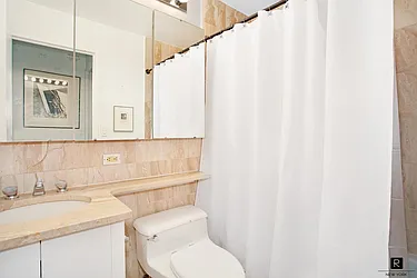 Rented by R New York