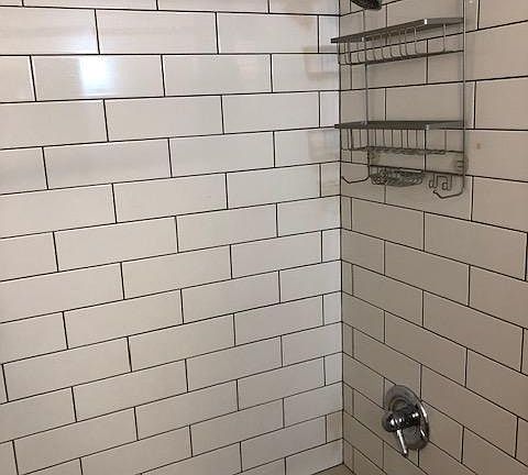4th image of 1606 Saint Clair Ave