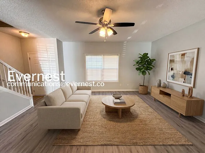8640 Thomas Ln — Photo 3