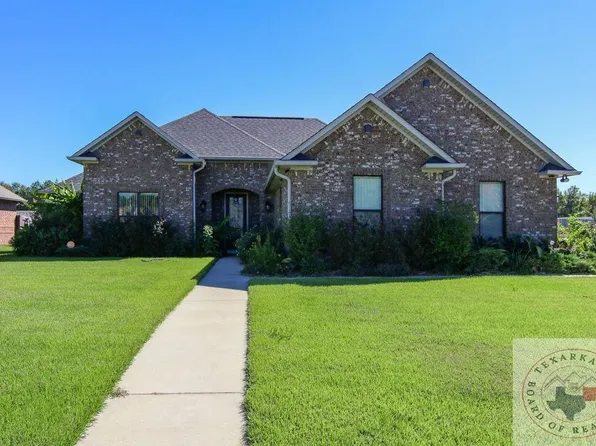 1806 Razorback Dr, Texarkana, AR 71854