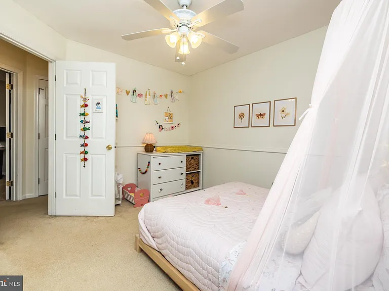 517 Summercroft Dr — Photo 35