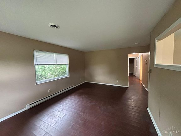 2nd image of 3027 Seneca St