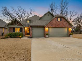 3227 Boardwalk Ct, Bartlesville, OK 74006