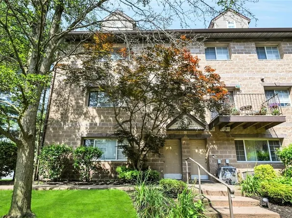 2 Klint Court, Nanuet, NY 10954