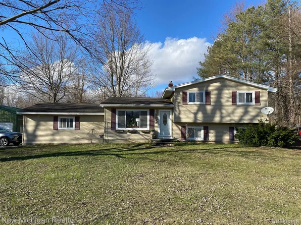 3282 Field Rd, Clio, MI 48420