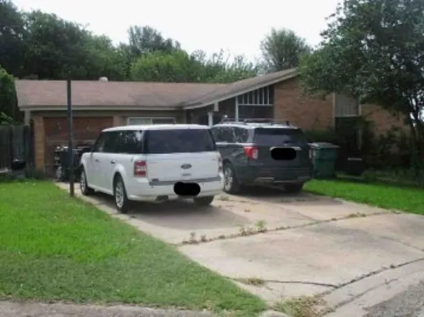 703 Brookwood St, Taylor, TX 76574