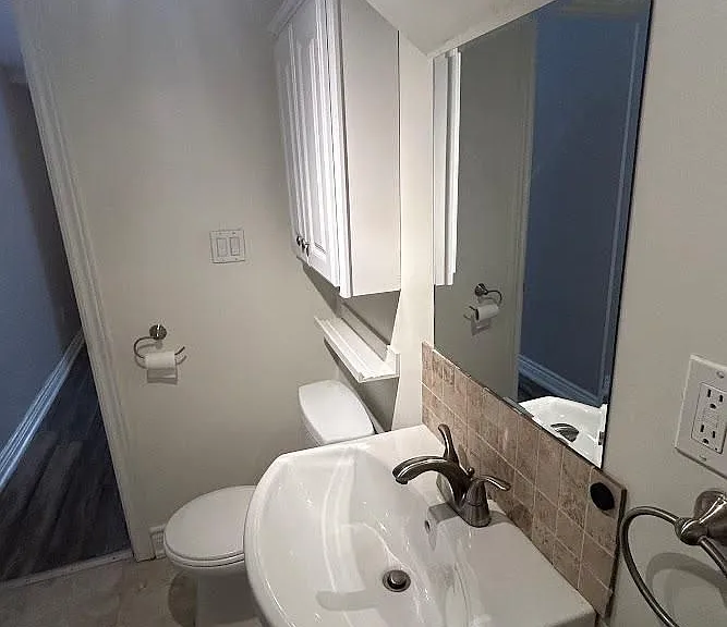 43 Littleriver Ct #LOWER — Photo 12