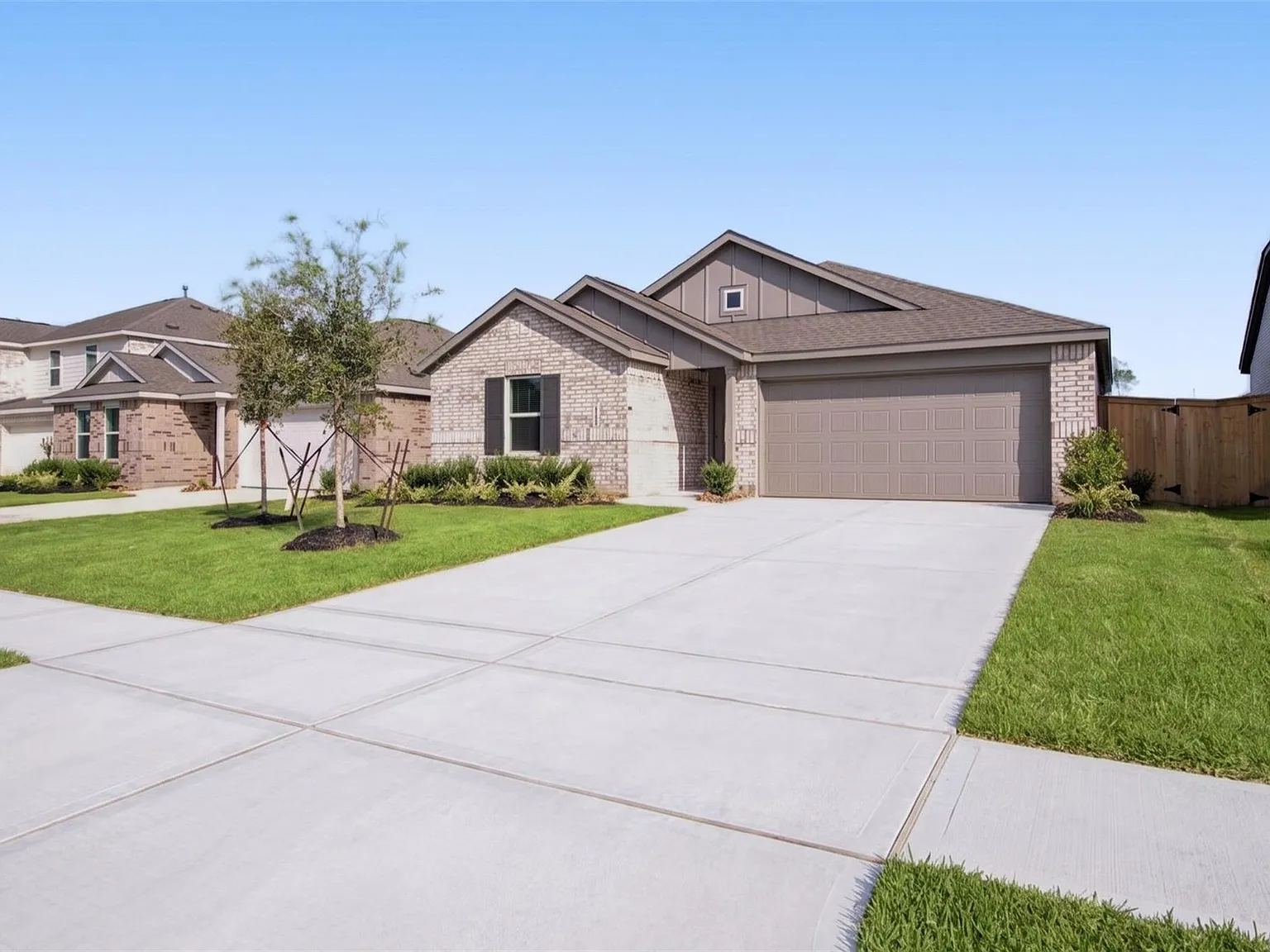 3 bed, 2.0 bath, 1621 sqft, $2,075 — Photo 3