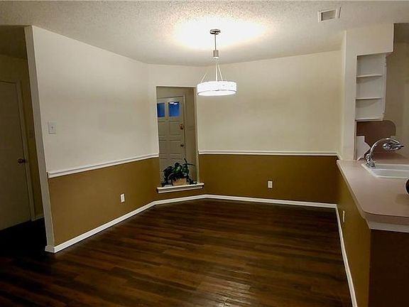 4th image of 1408 Vancouver Dr