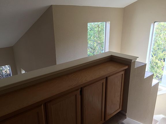 2nd image of 9560 Lakewind Ln