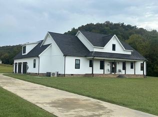 205 Camden Ct, Burkesville, KY 42717