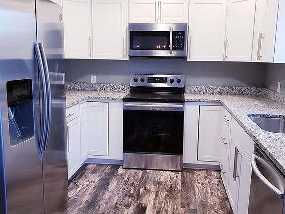5th image of 1207 Calhoun St