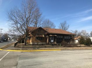 609 S Douglas St, Pinckneyville, IL 62274