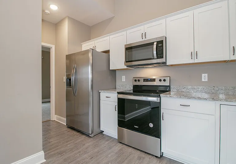 180 Dundee Dr — Photo 13