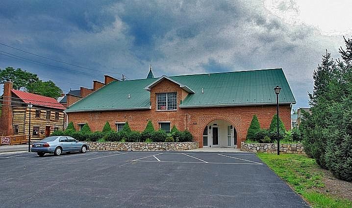 For Sale: 16 S CHURCH ST, Fincastle, Virginia 24090