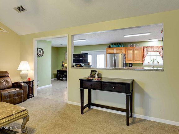 5th image of 575 Tanner Cir