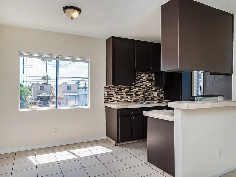 514 Grand Ave #D — Photo 5