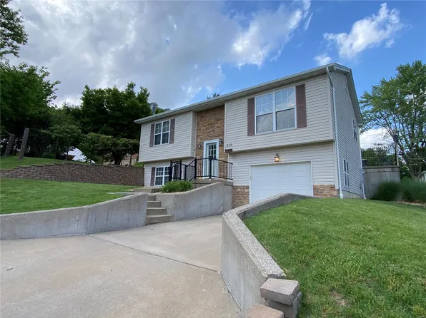 519 W 9th St, Hermann, MO 65041