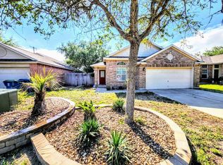 120 Whistlers Cove Rd, Rockport, TX 78382