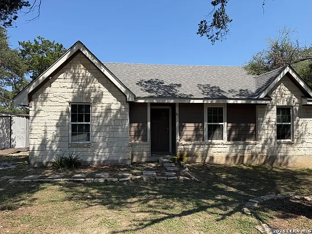 3 bed, 2.0 bath, 1035 sqft, $1,850 — Photo 1