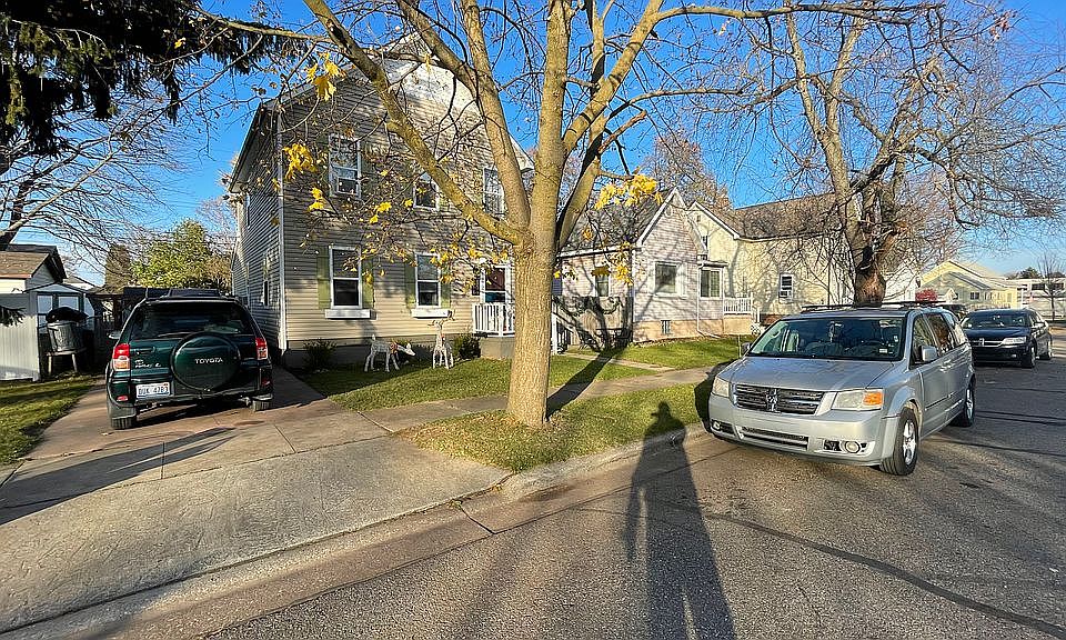2nd image of 158 Bruce St