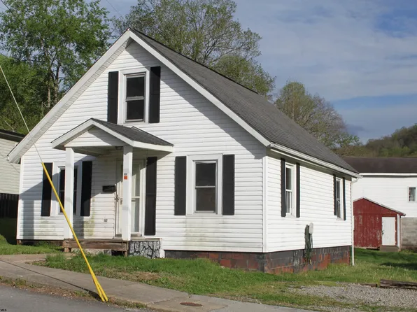 125 W McCutcheon St, Webster Springs, WV 26288