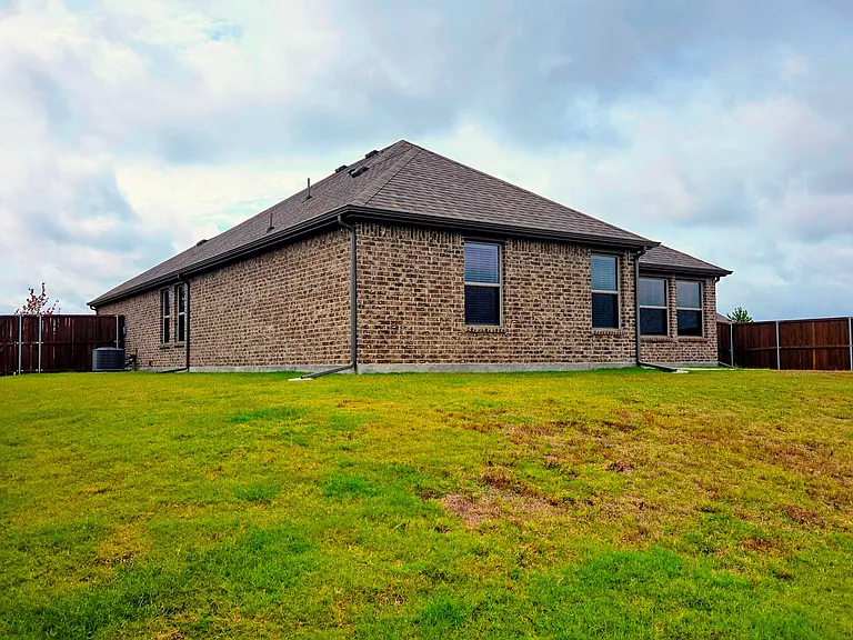 552 Firethorn Dr — Photo 15