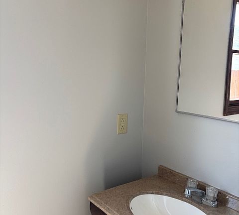4th image of 839 Stibbs St #839