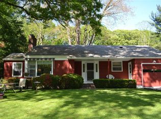 143 Turkey Ln, Cold Spring Harbor, NY 11724