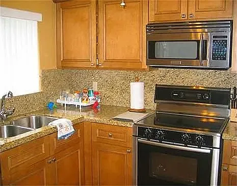 1605 Congressional Way — Photo 2
