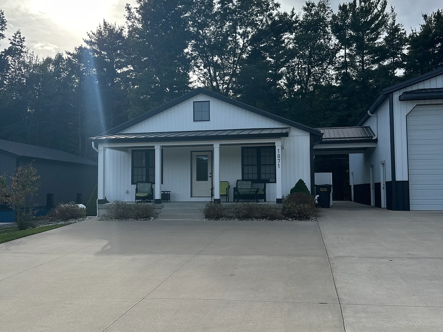 5 bed, 2200 sqft, $2,000 — Photo 1